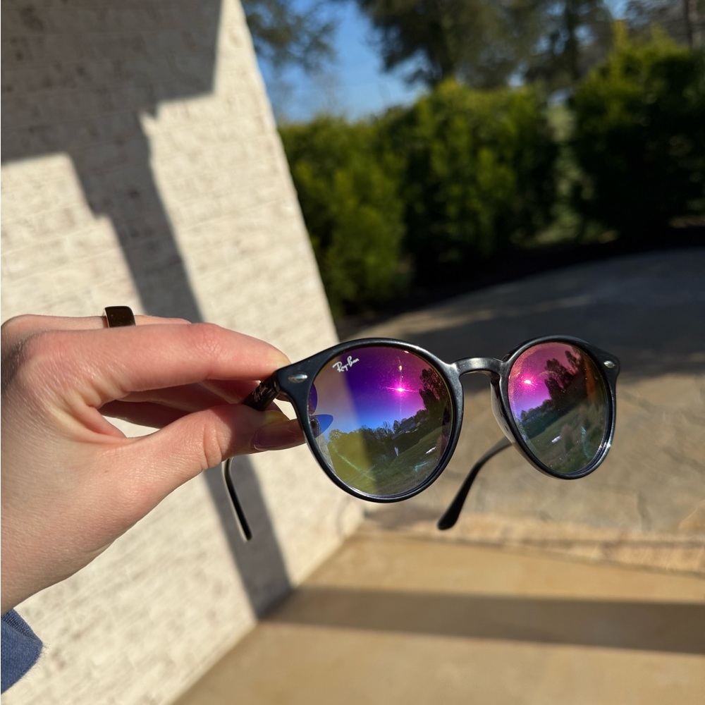 Ray-Ban Black Frames With Pink Gradient Lenses - image 2